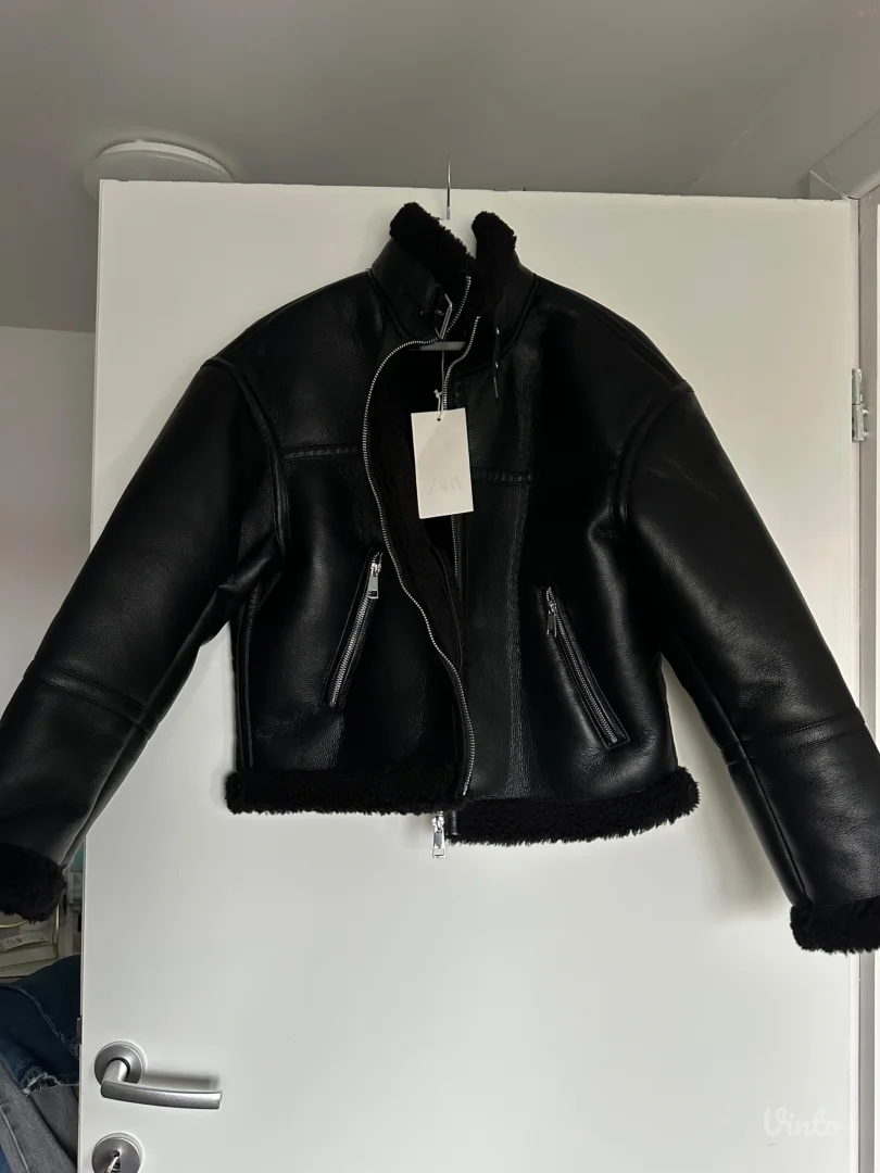 ZARA postavljena jaknica NOVO