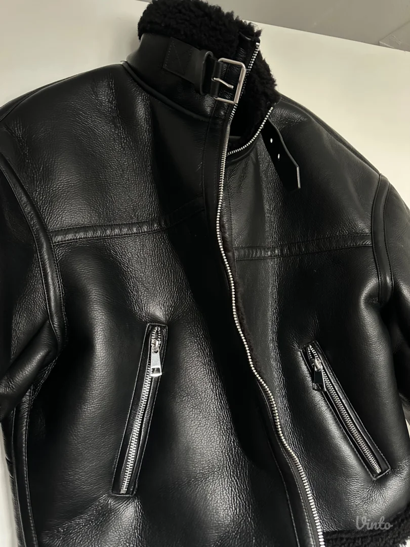 ZARA postavljena jaknica NOVO