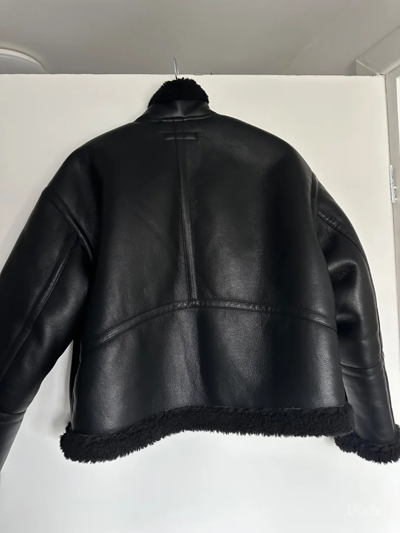 ZARA postavljena jaknica NOVO