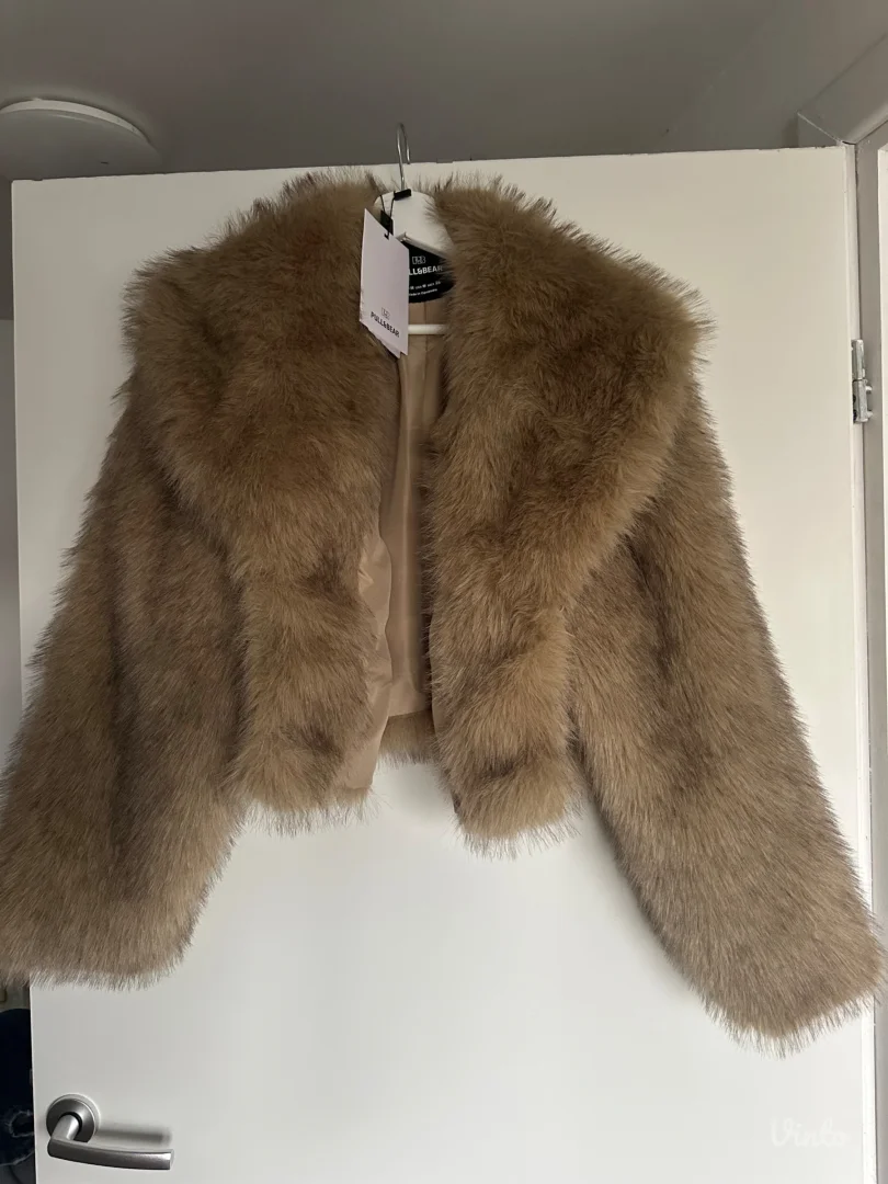 Nova bundica pull bear