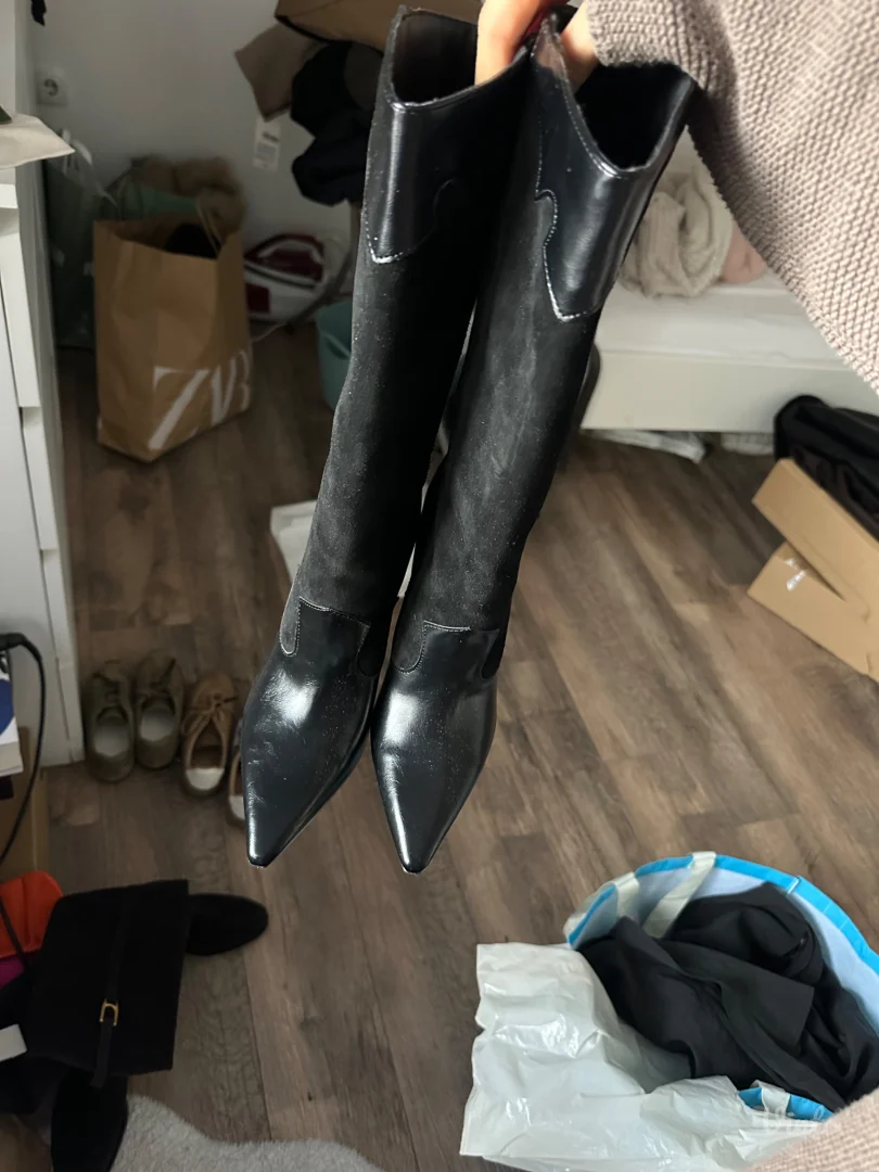 Zara polukozne čizme novo