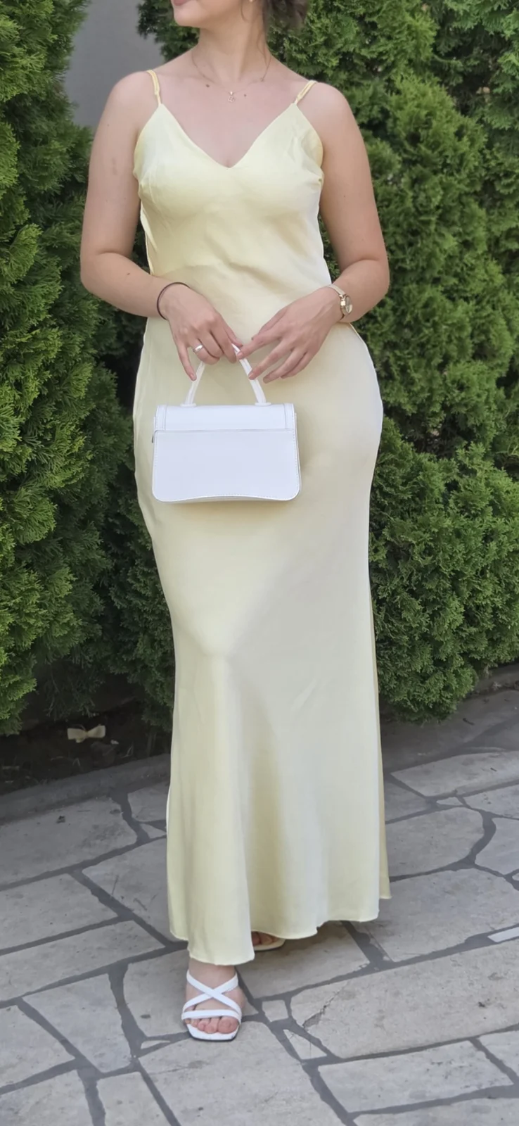 Žuta satenska haljina