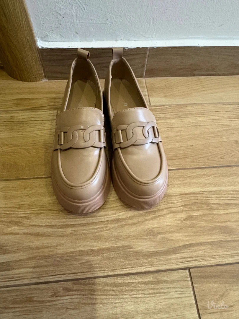 Eskadrile u krem boji