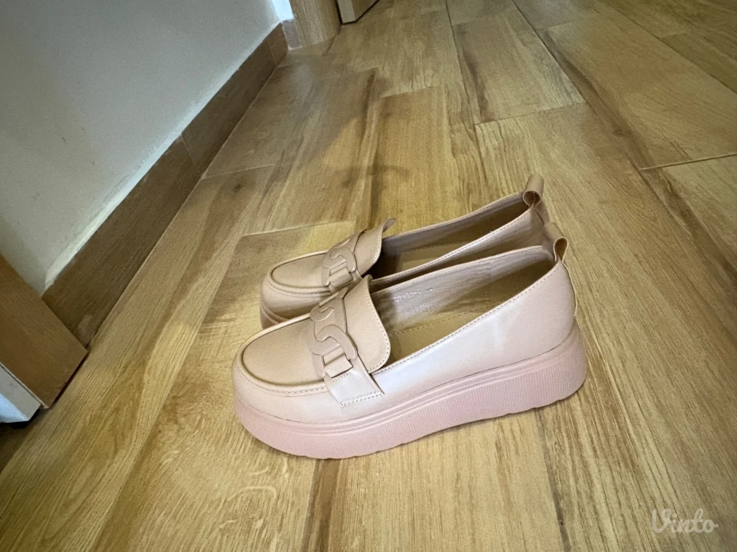 Eskadrile u krem boji