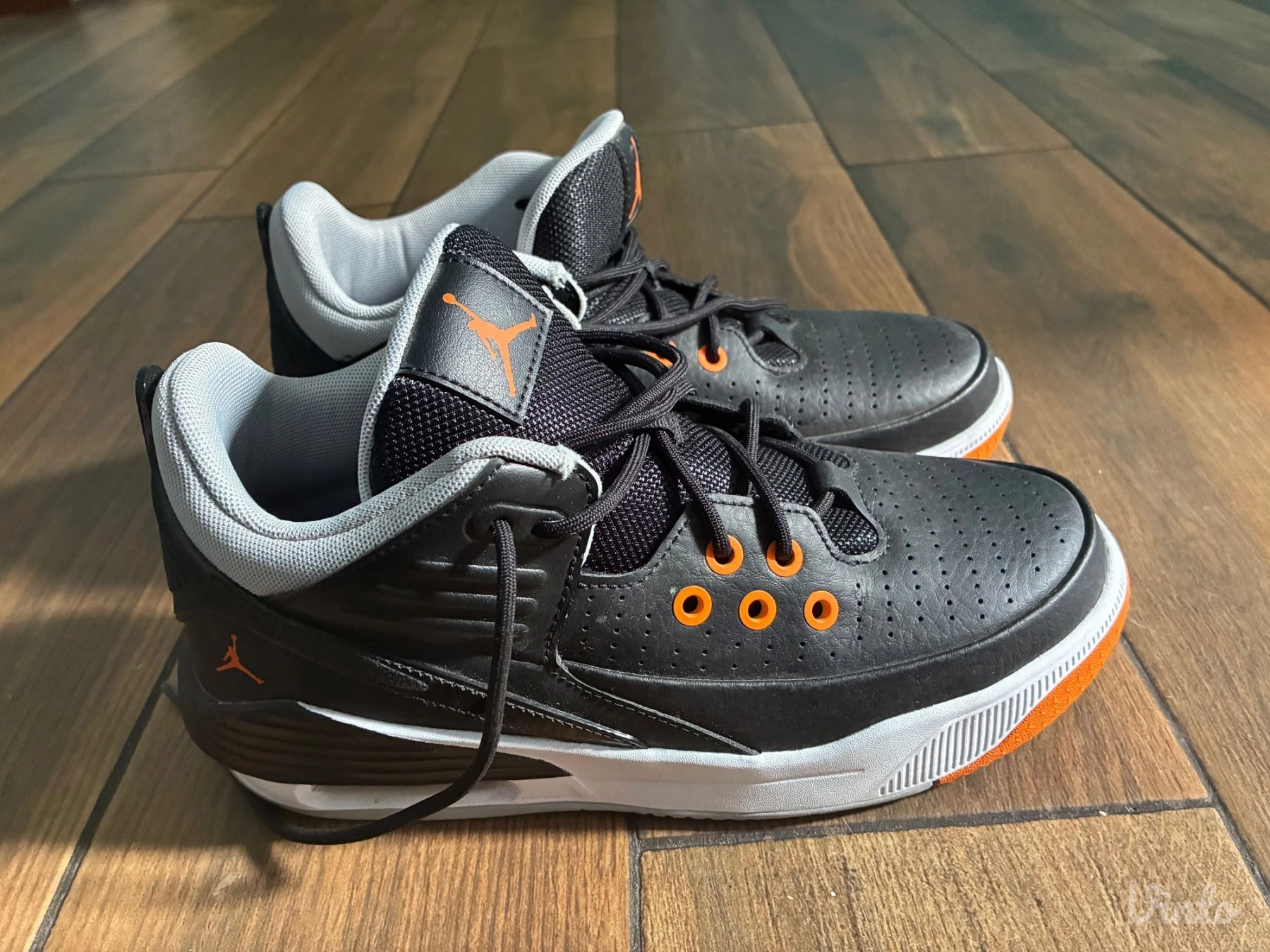 Air Jordan Max Aura 5 Br.38
