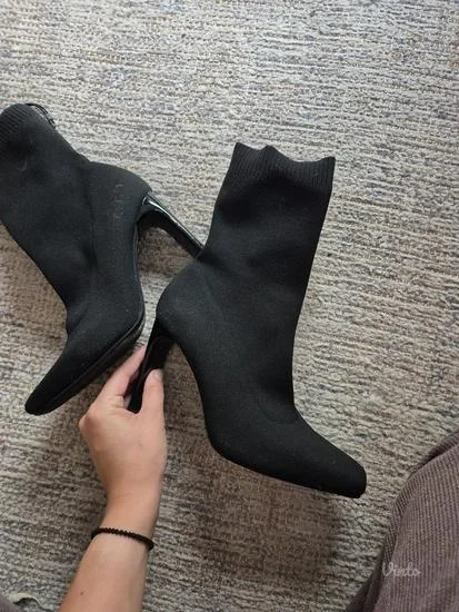 Čizme na petu ZARA