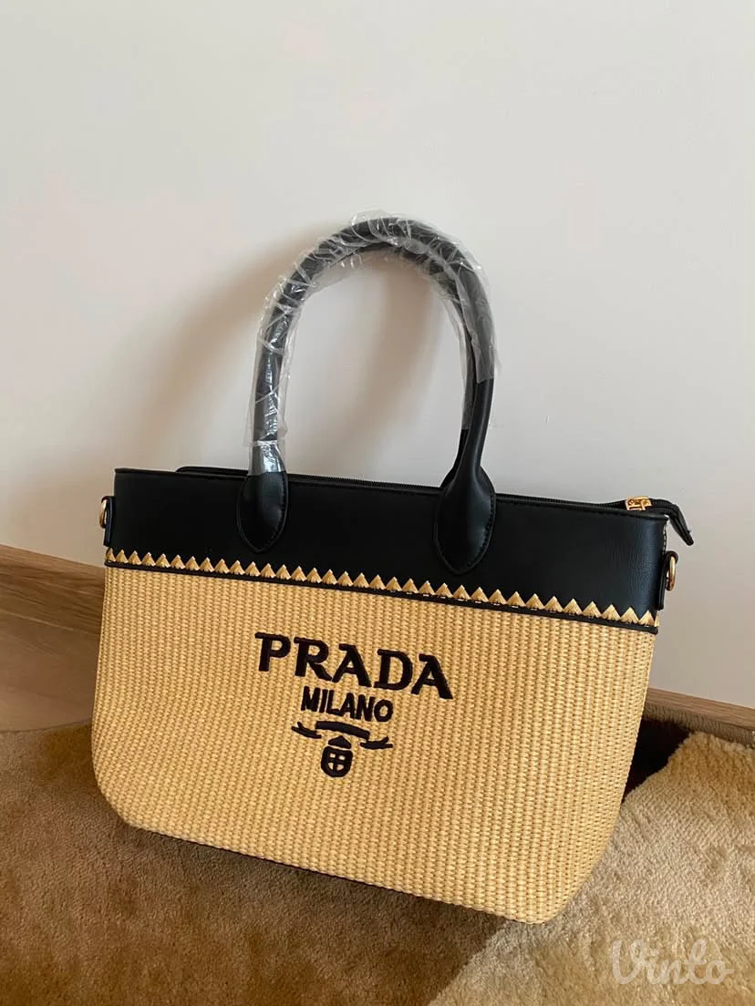PRADA skroz nova torba