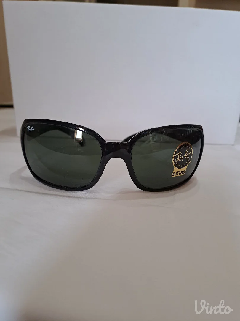 Ray ban skroz nove