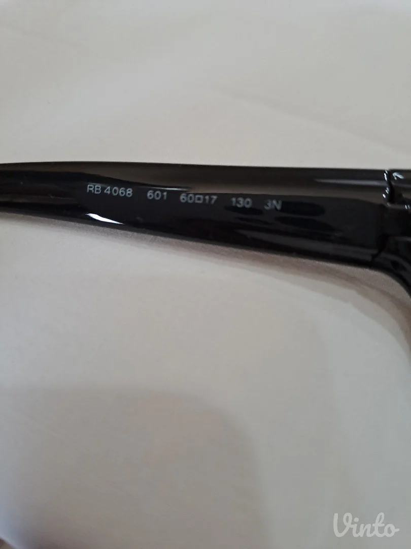 Ray ban skroz nove