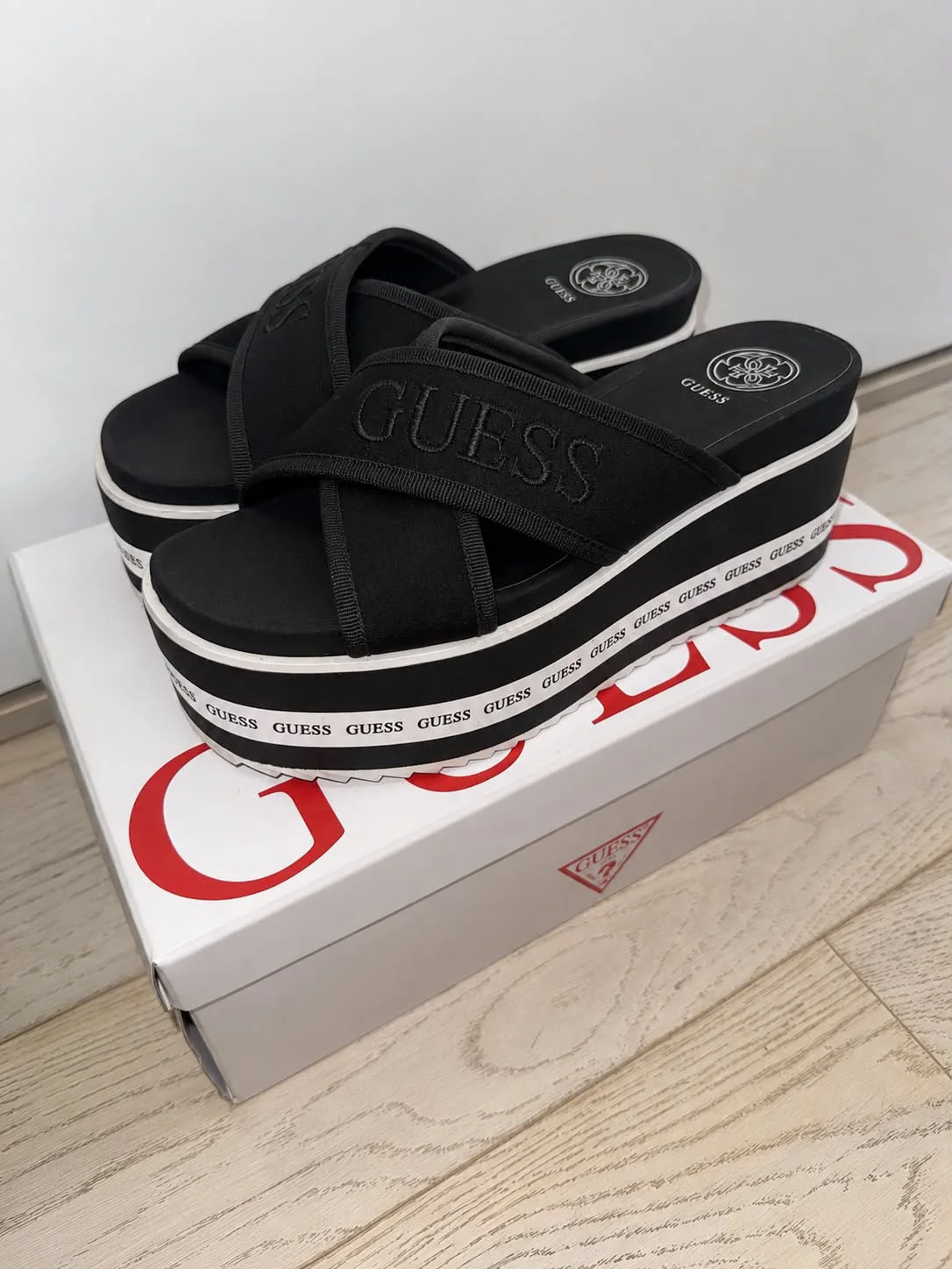 Guess original papuce