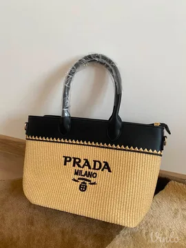 PRADA skroz nova torba