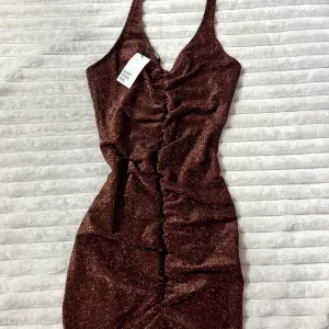 Svecana haljina s etiketom