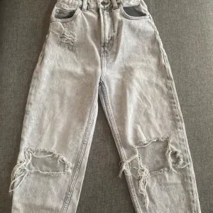 bershka sive farmerke