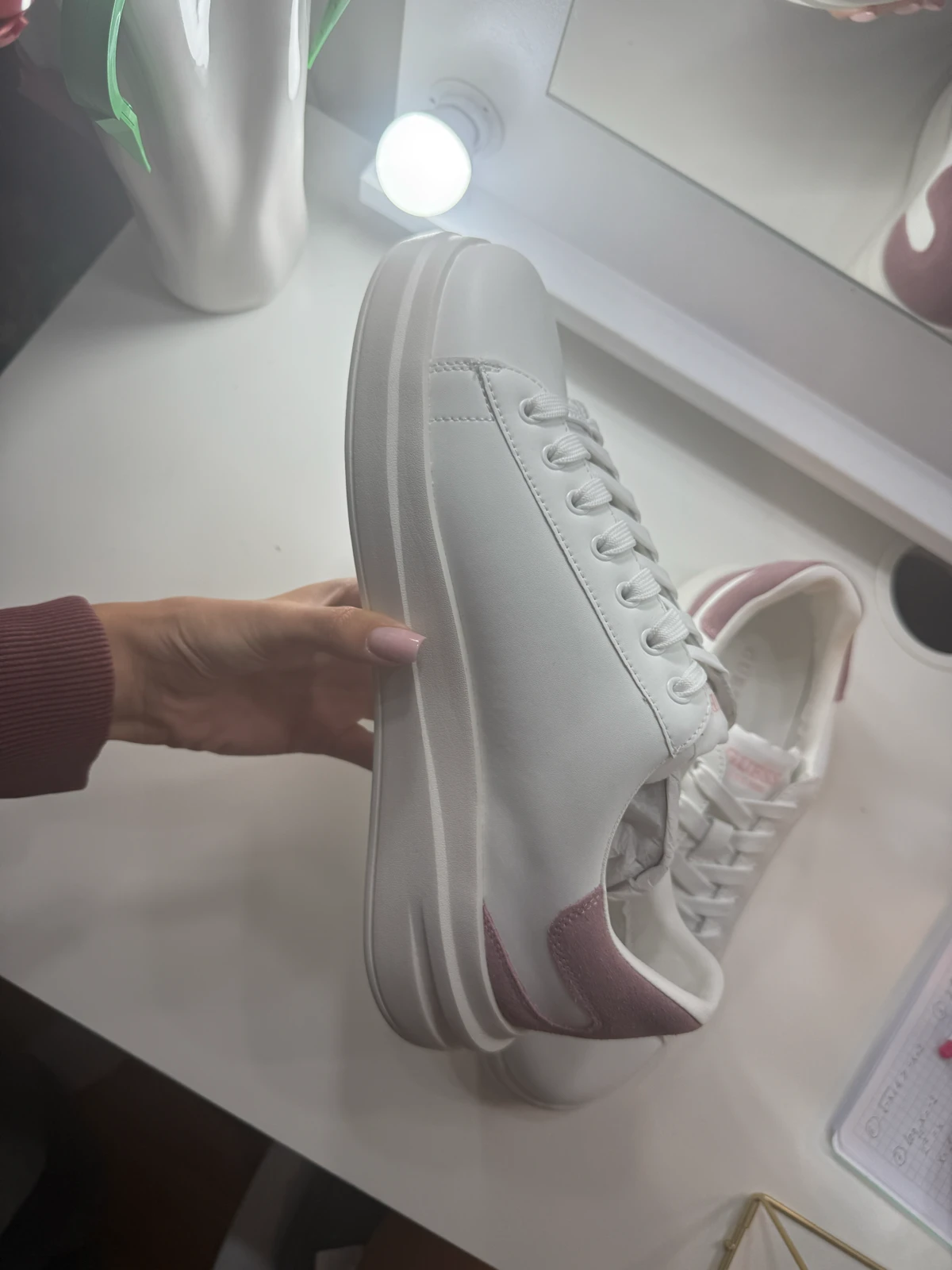 Guess ženske patike potpuno nove broj 41
