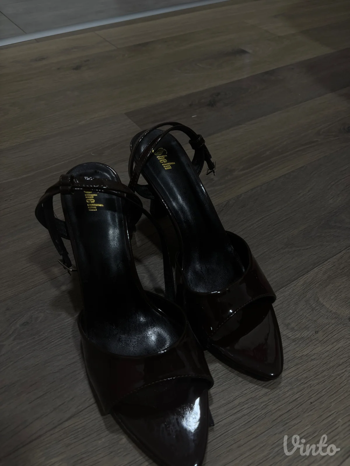 Nove stikle sandale