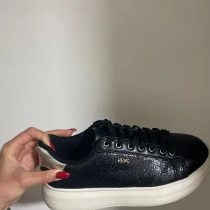 Liu jo zenske patike br 41