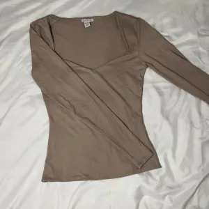 NEW YORKER - zenska majica na duge rukave