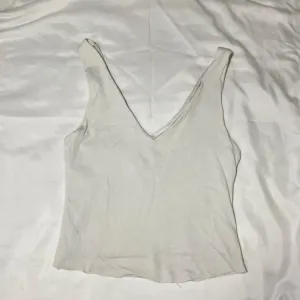 Stradivarius - majica na bretele