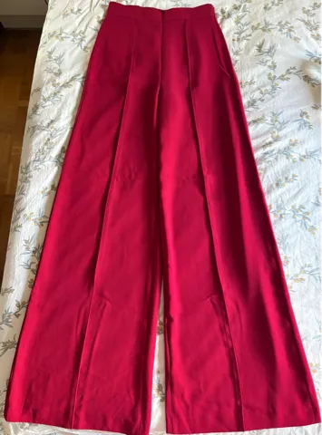 Ženske ZARA pantalone (XS)
