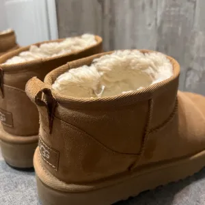UGG cizme