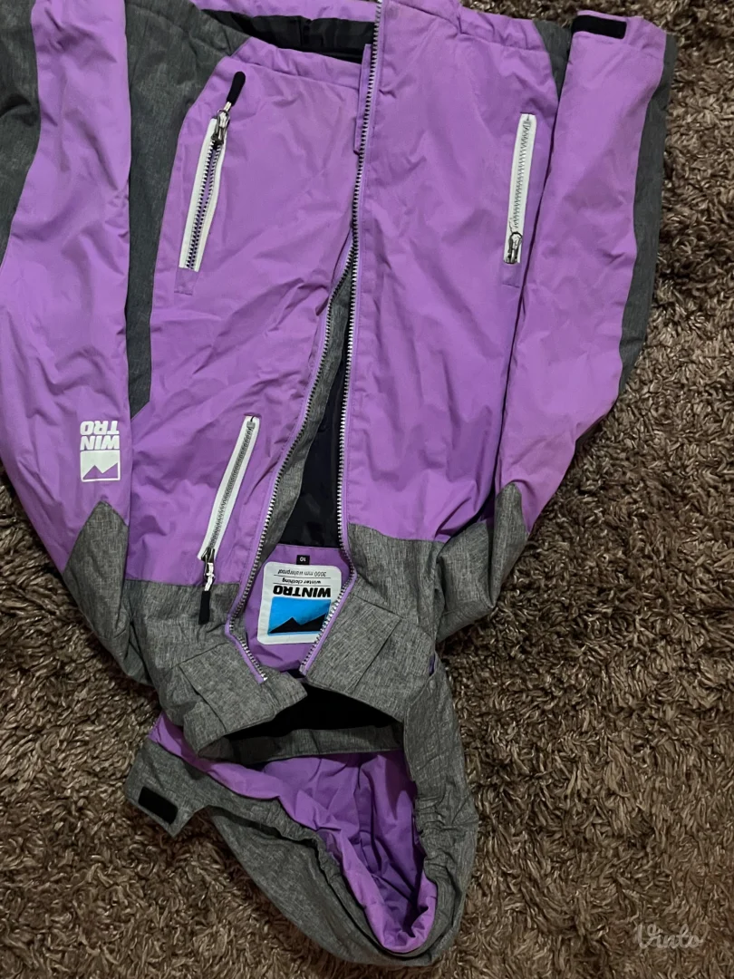 prodajem žensku jaknu marke wintro