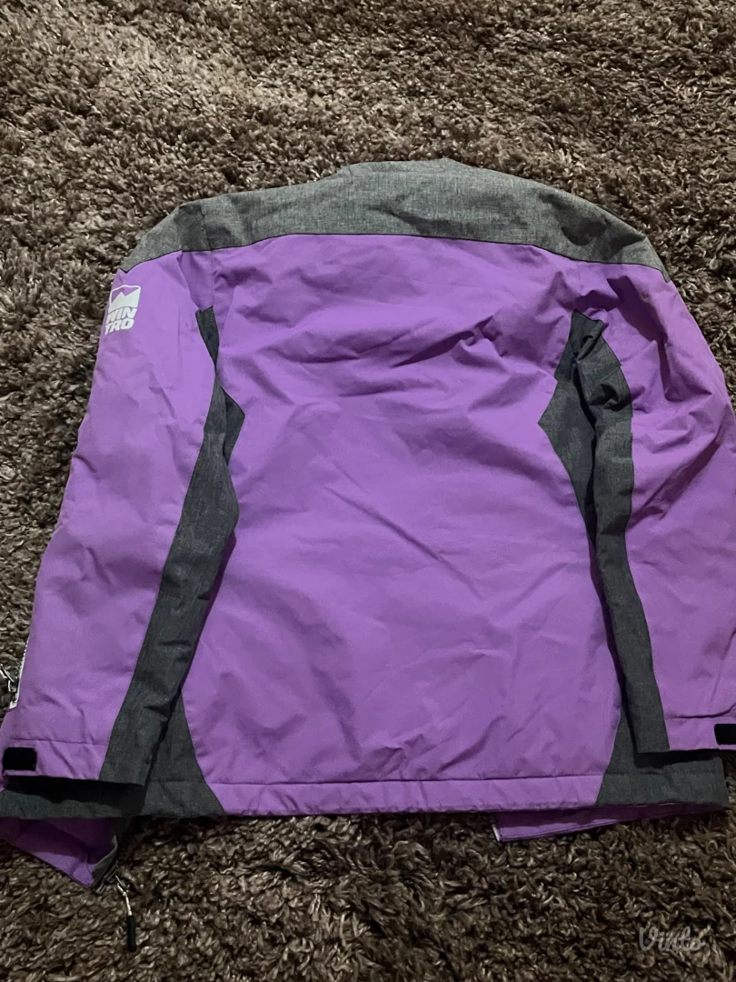 prodajem žensku jaknu marke wintro