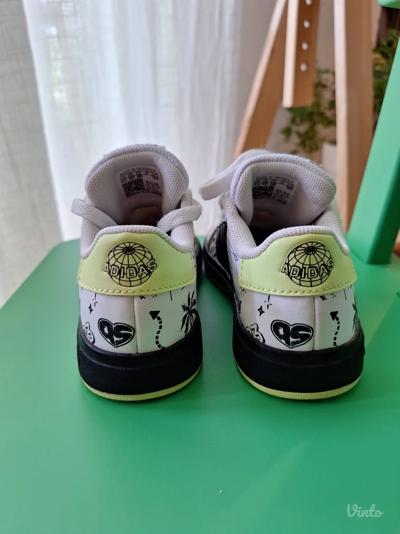 Adidas decije patike, vel. 28, gaziste 18cm