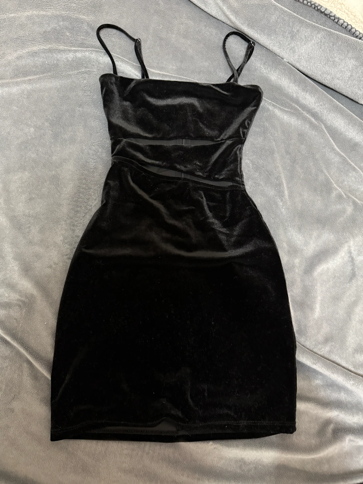 Bershka kratka pliš haljina