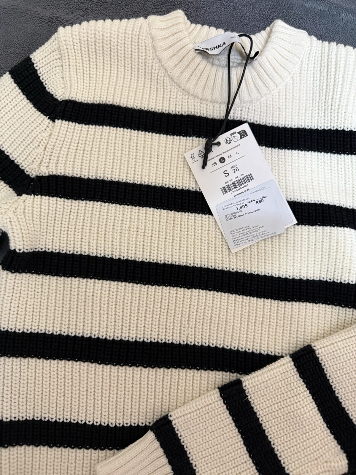 Bershka dzemper nov