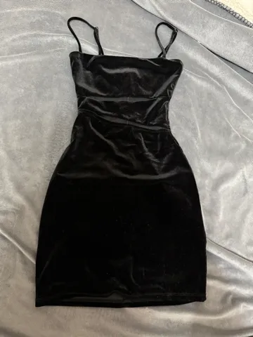 Bershka kratka pliš haljina