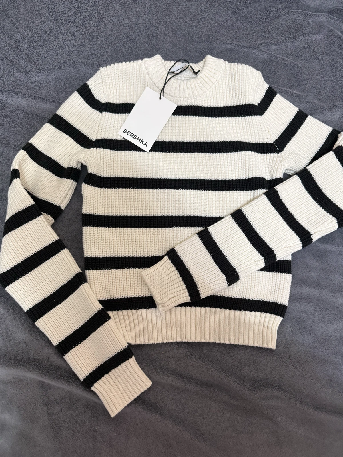 Bershka dzemper nov