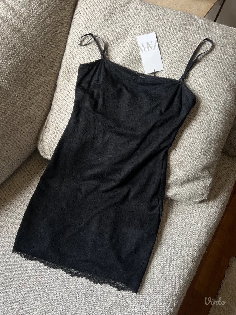Mini crna haljina Zara