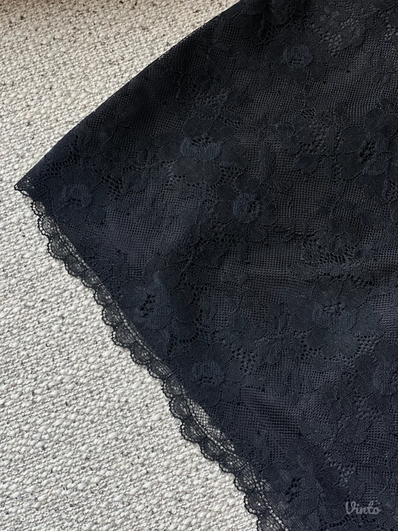 Mini crna haljina Zara