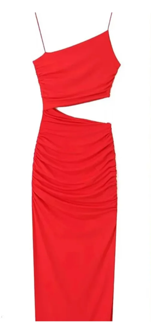Crvena asimetrična haljina iz Zare sa slicem na nozi