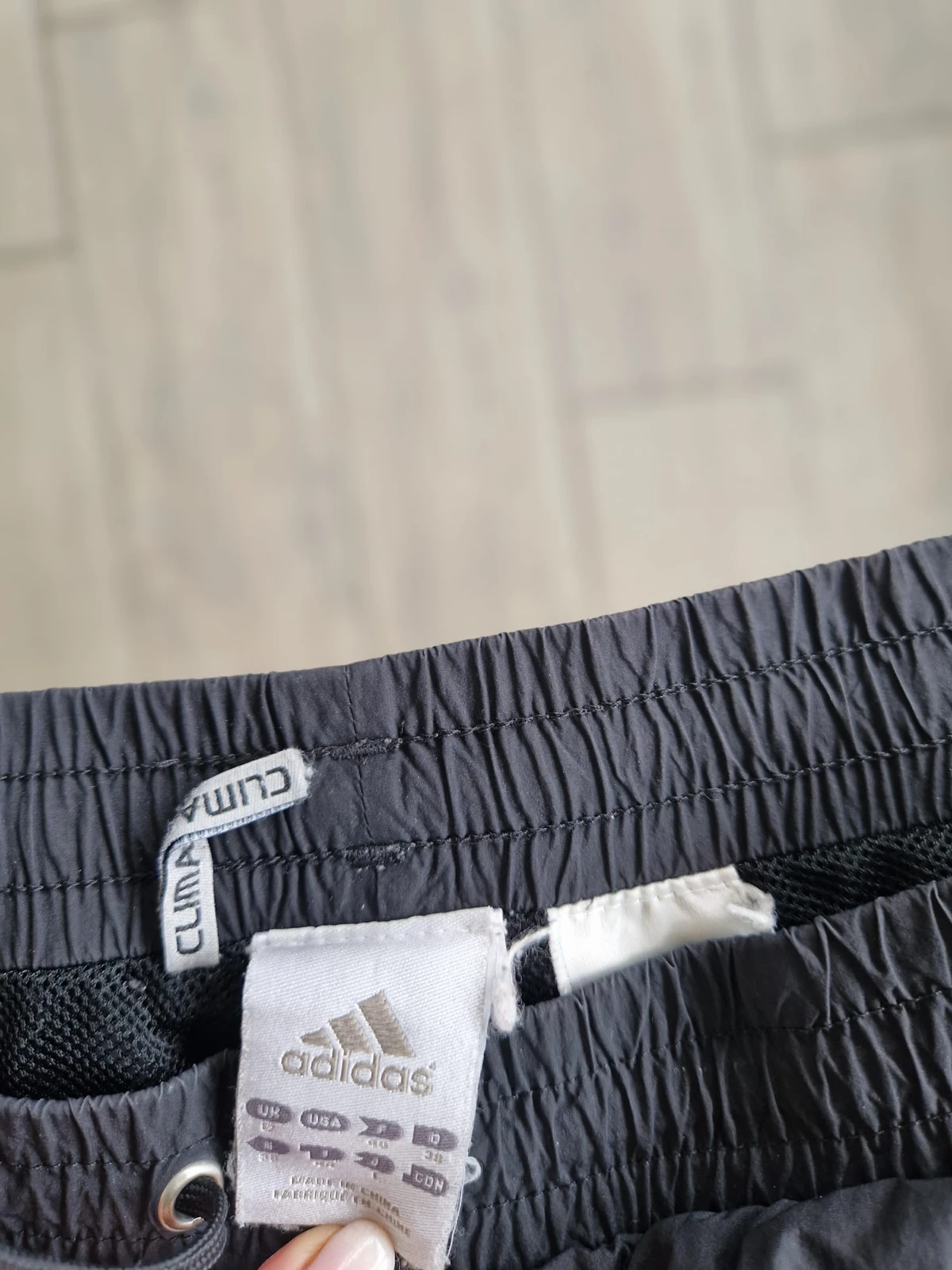adidas šuskava trenerka
