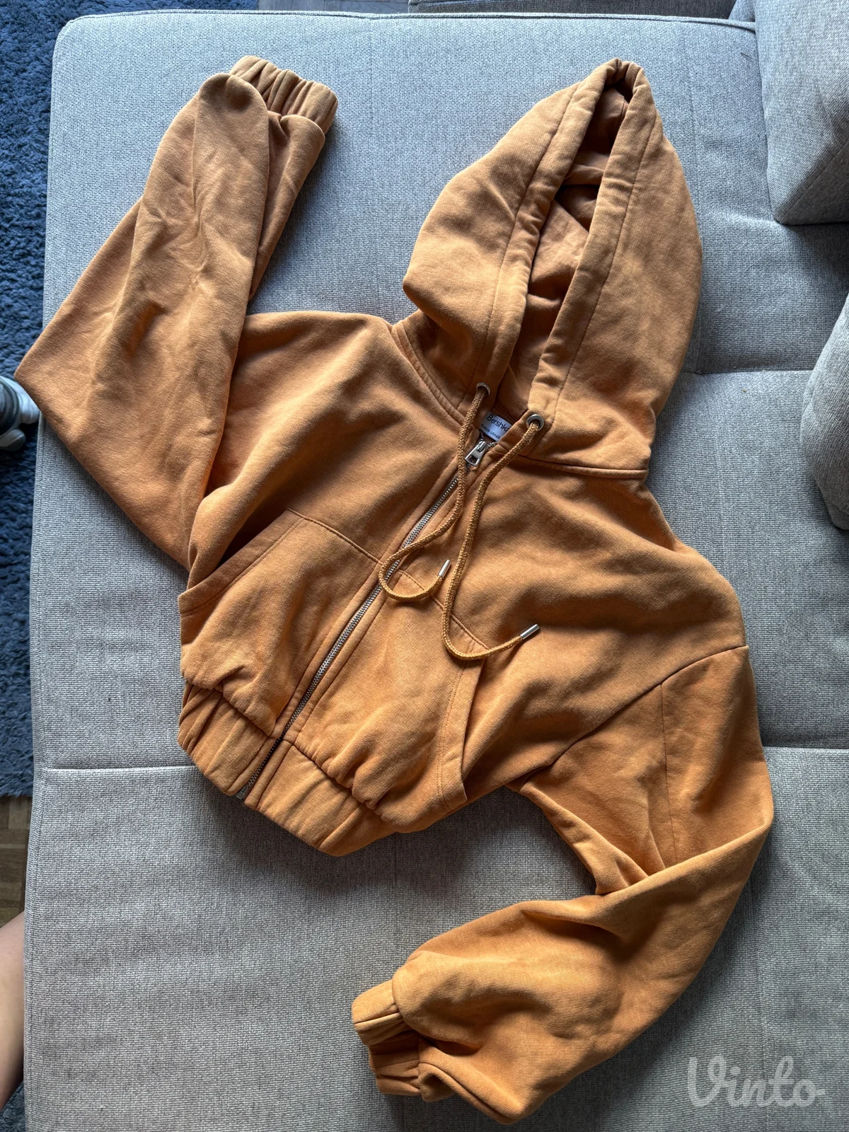 Bershka crop top dukserica
