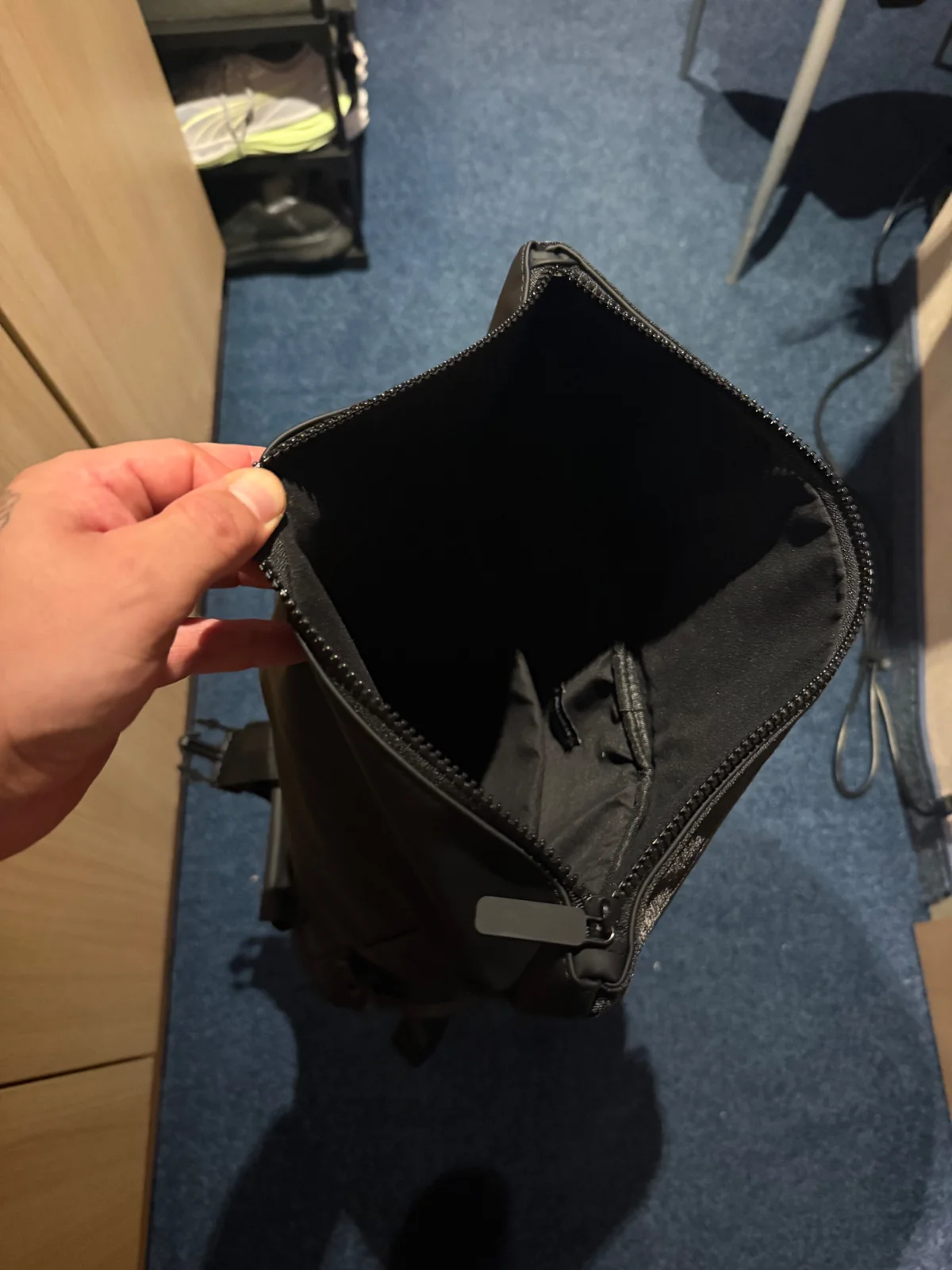Pull&Bear crni Roll Top ranac - novo