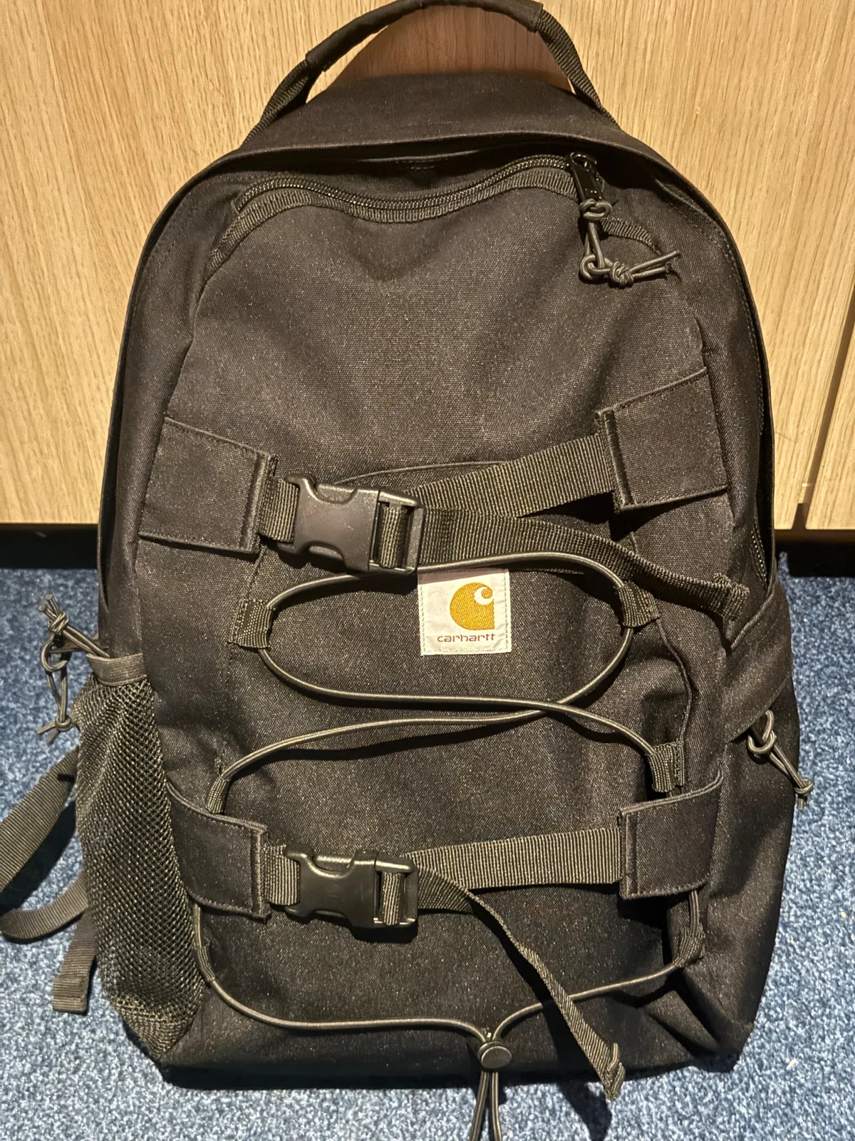 Carhartt crni ranac - odlično stanje