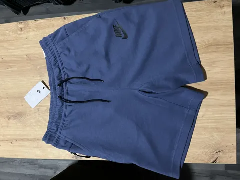 Nike Tech fleece sorts S veličina