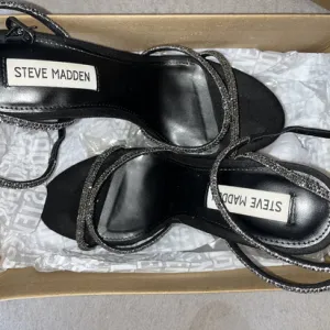 Steve Madden štikle 38
