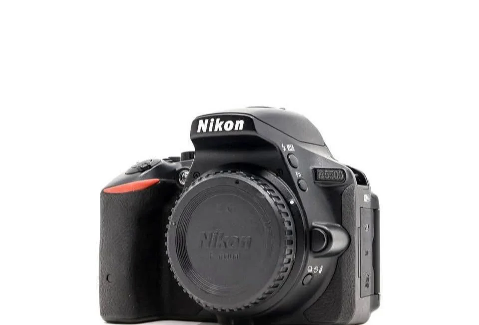Nikon D5500 + 18-55mm VR Lens