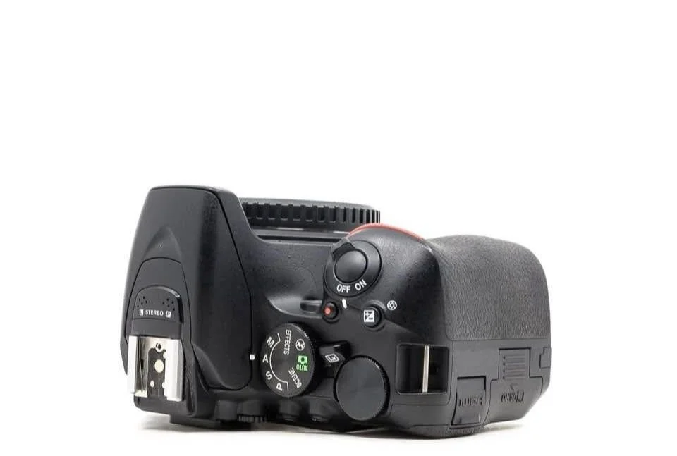 Nikon D5500 + 18-55mm VR Lens