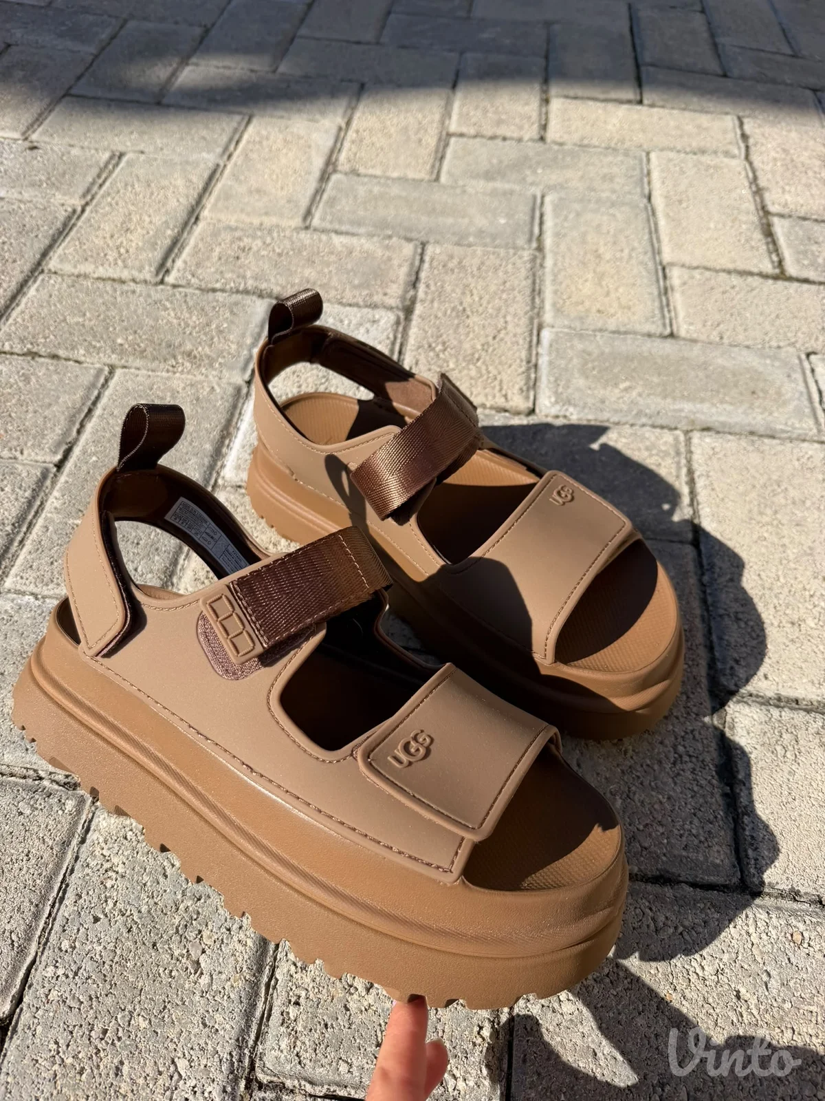 Ugg