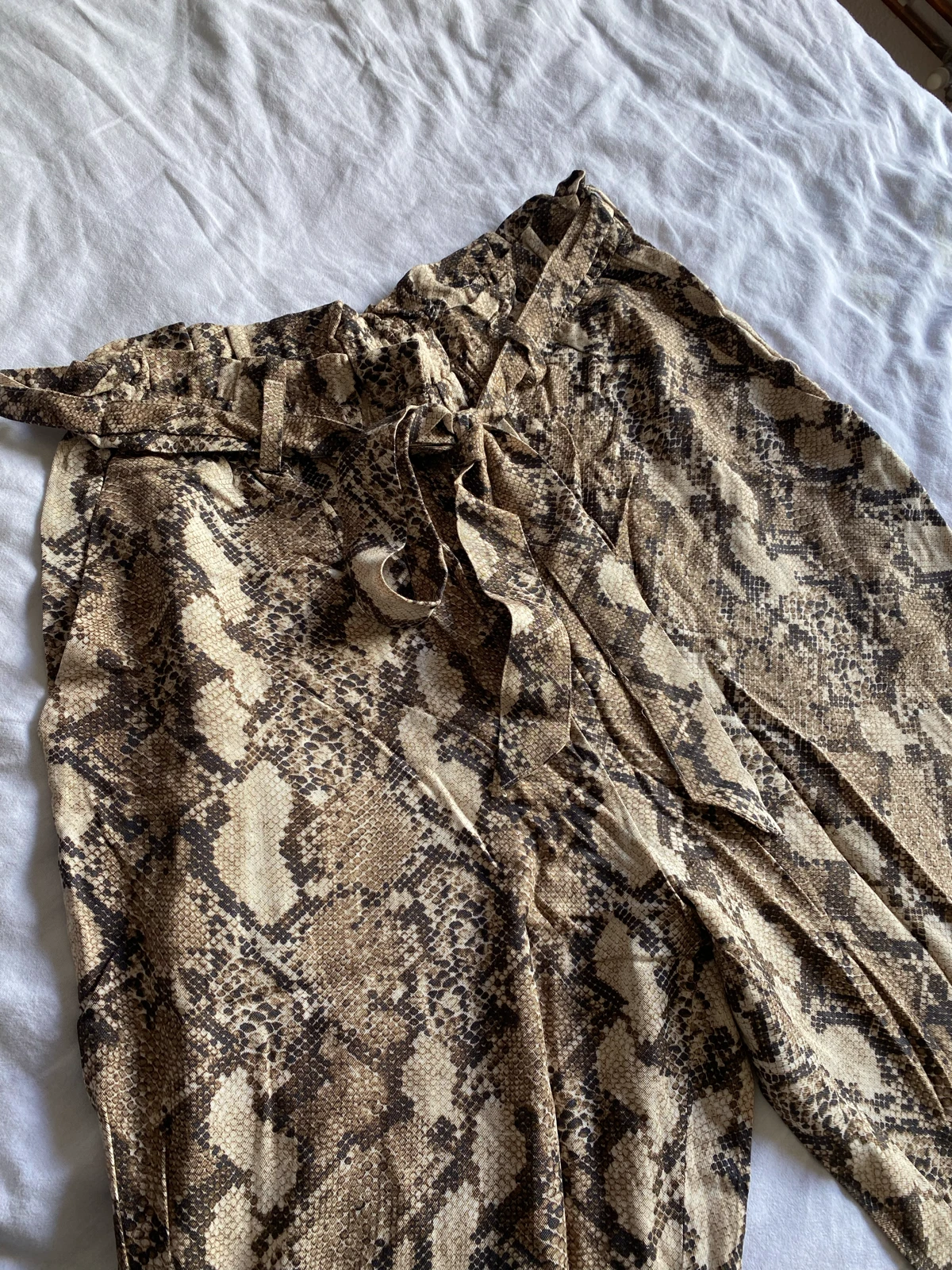 H&M pantalone - NOVE