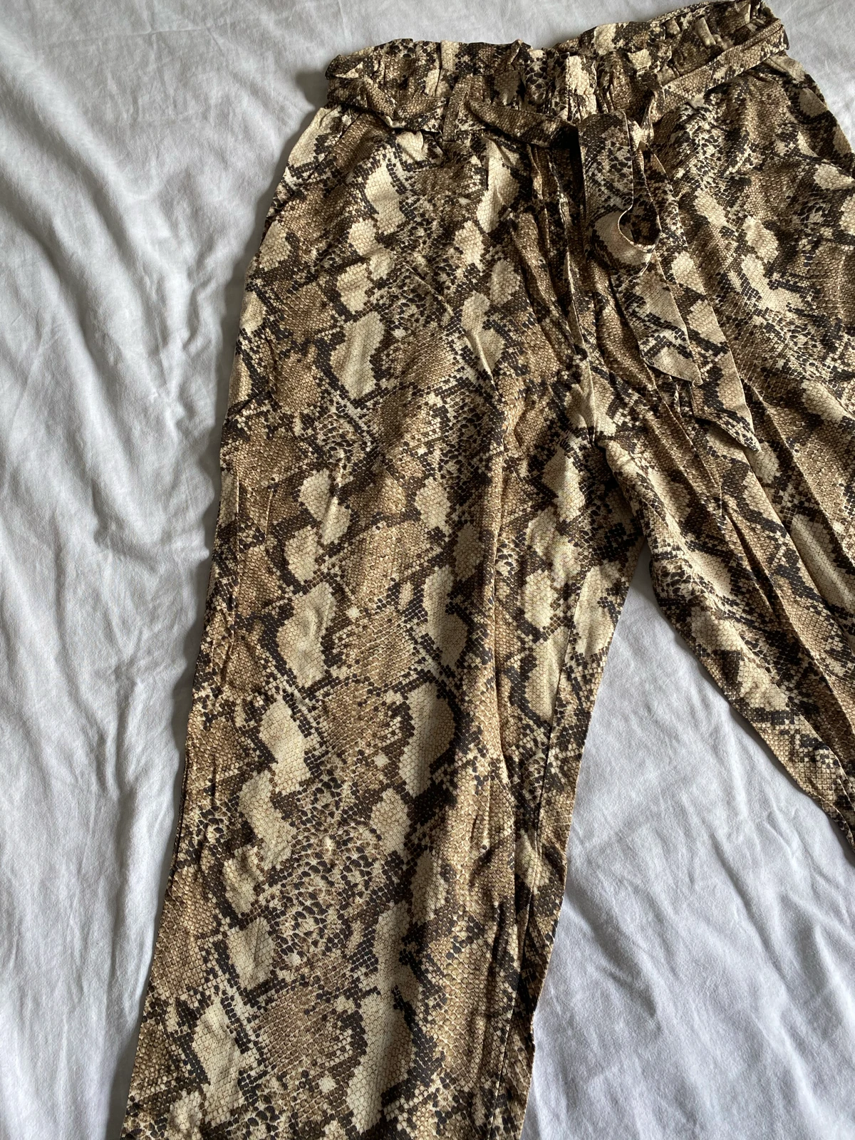 H&M pantalone - NOVE