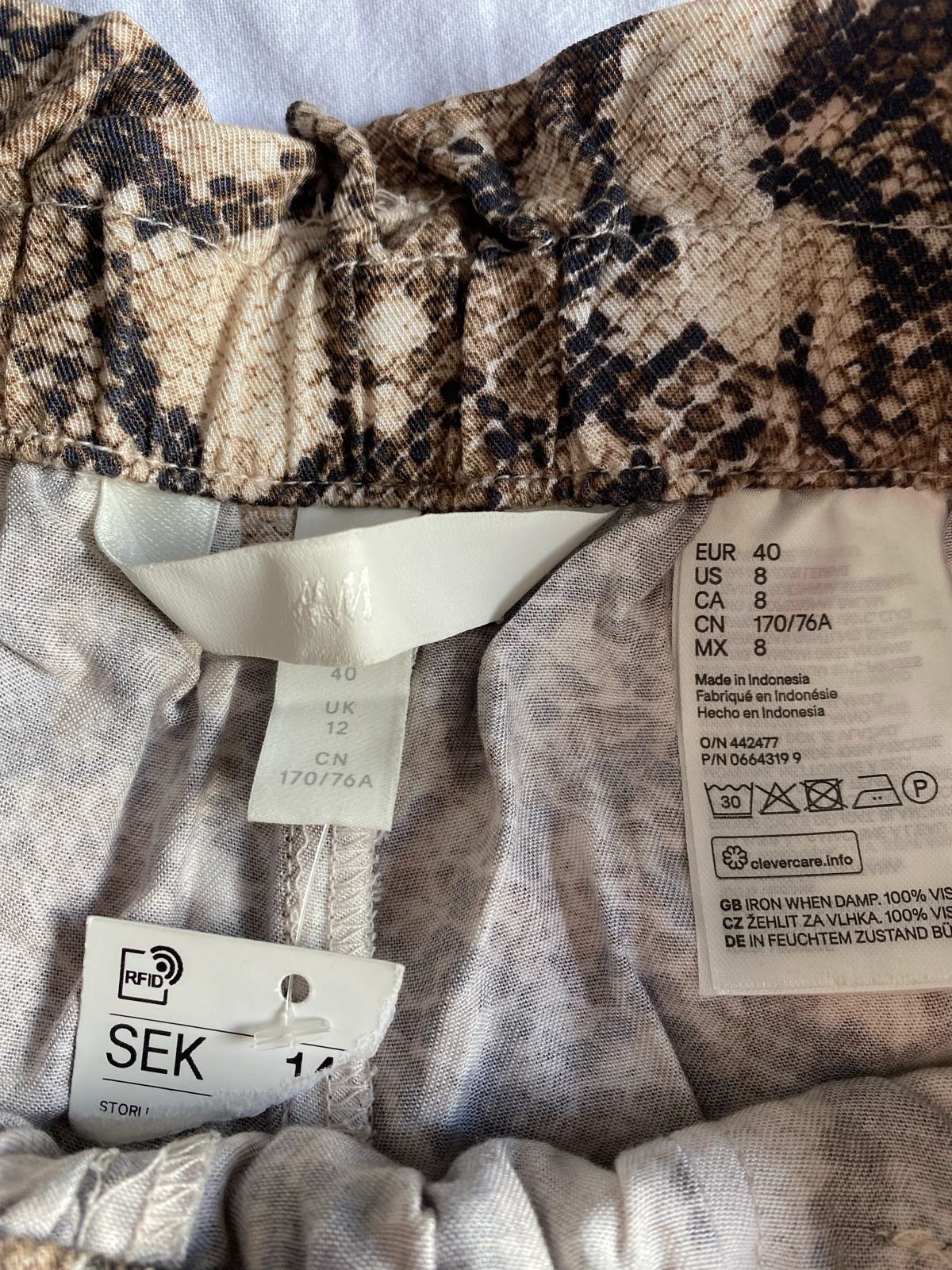 H&M pantalone - NOVE