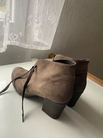 Kožne cipele na štiklu