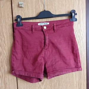 Ženski šorts