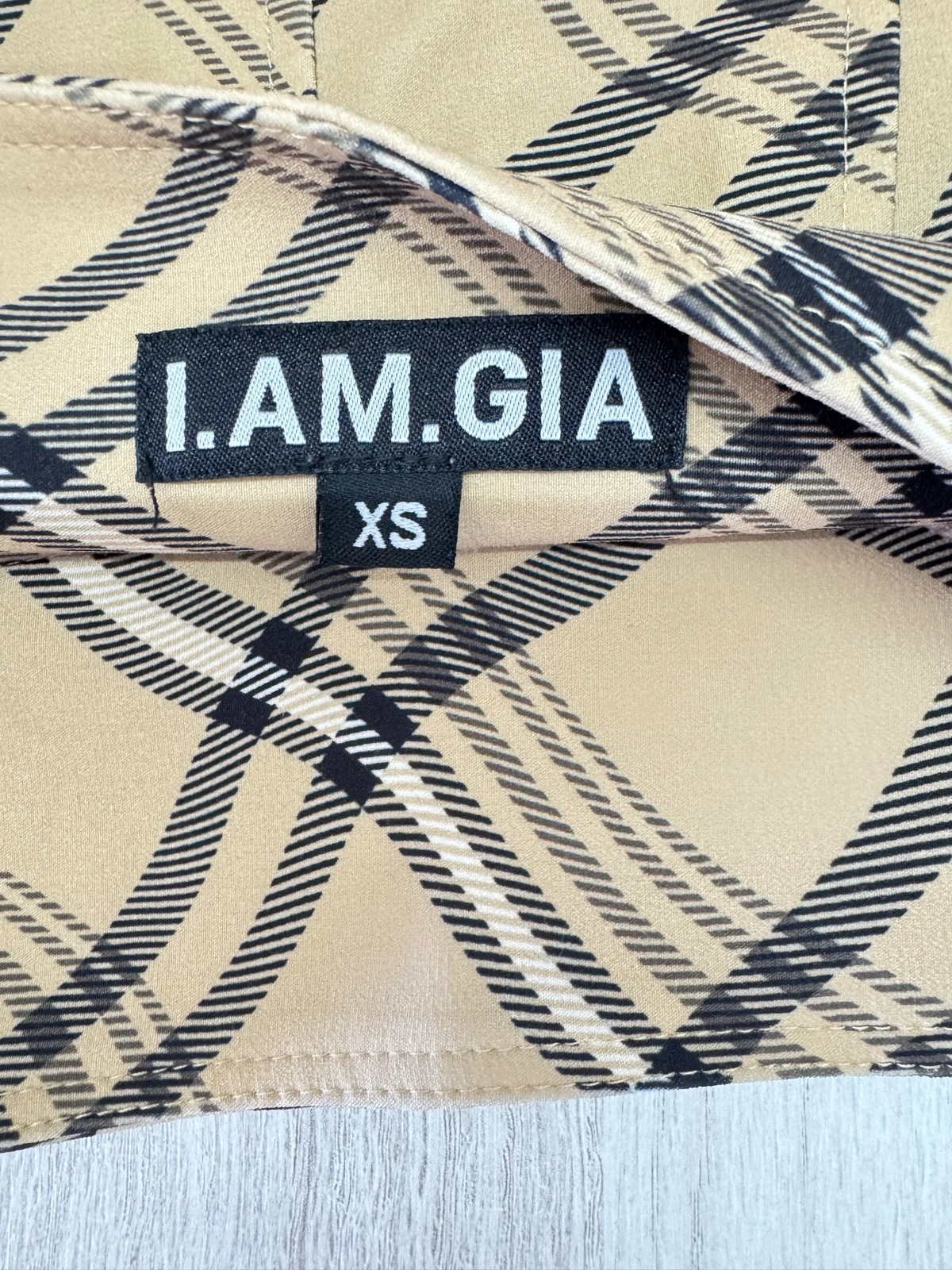 I am Gia suknja