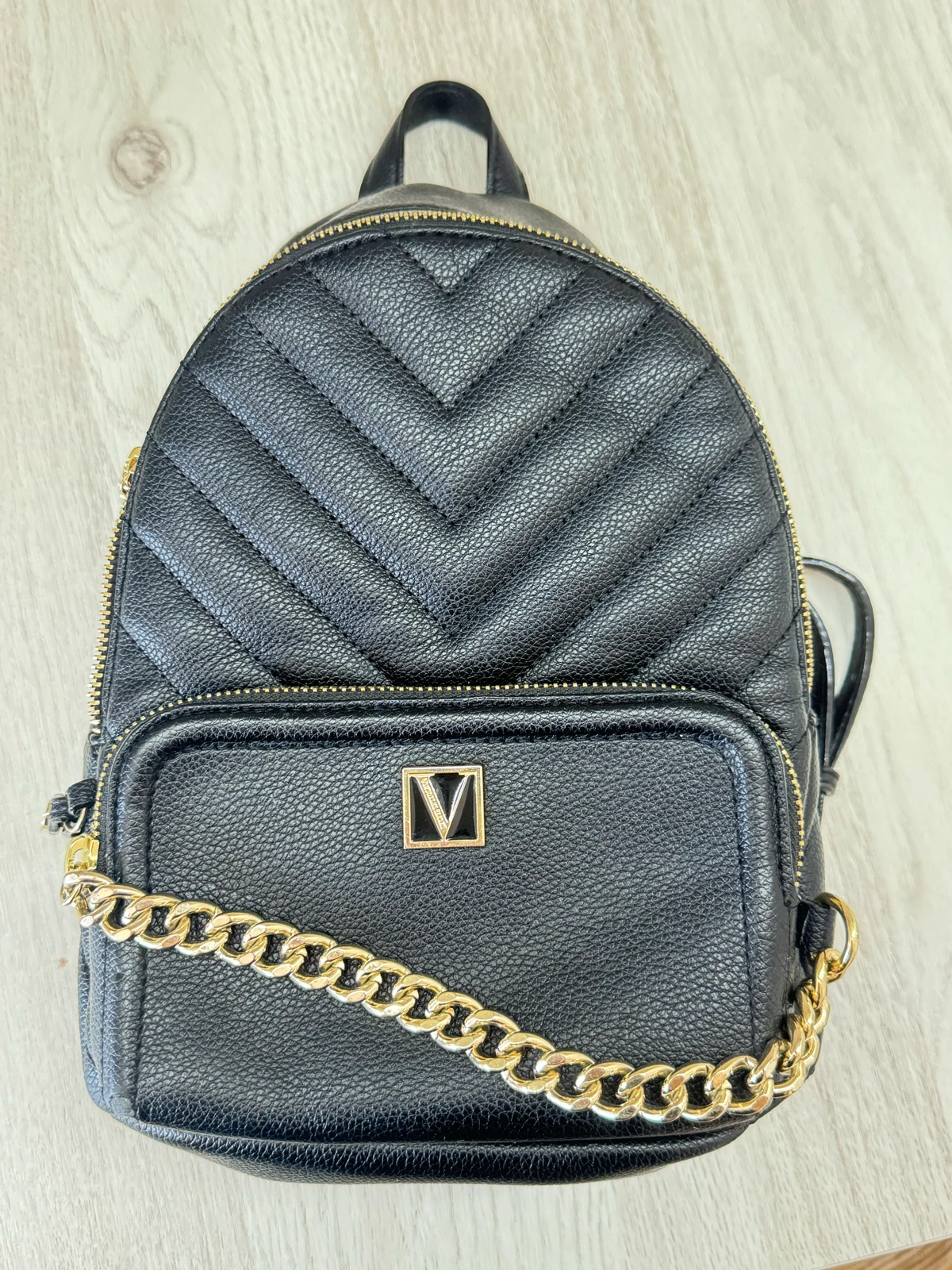 Victoria’s secret ranac